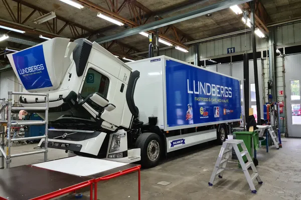 Bilfoilering på lastbil för Lundbergs
