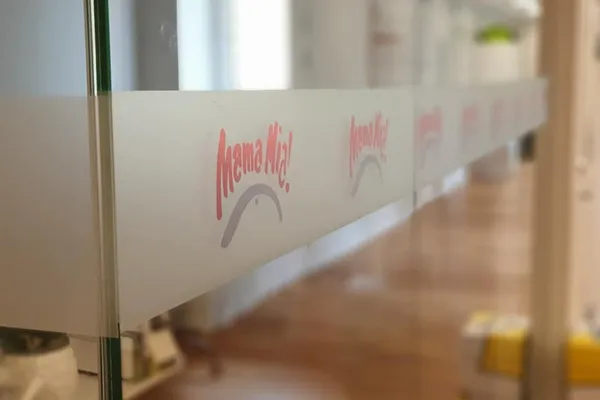 Fönsterdekor åt Mama Mia